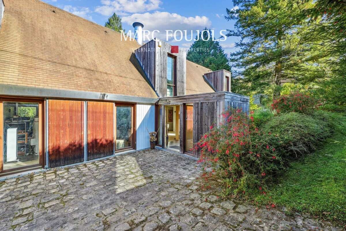 Maison à LA CELLE-SUR-MORIN