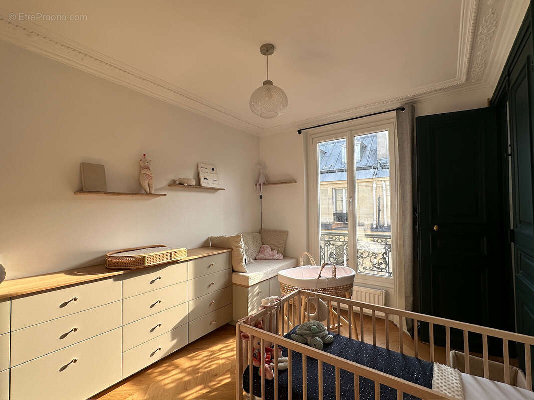 Appartement à PARIS-8E