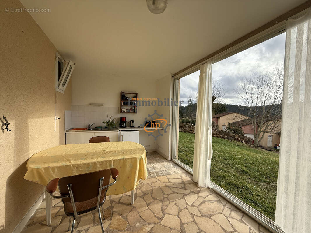 Vente maison avec terrasse, garage et terrain Viala du Tarn - photo 7