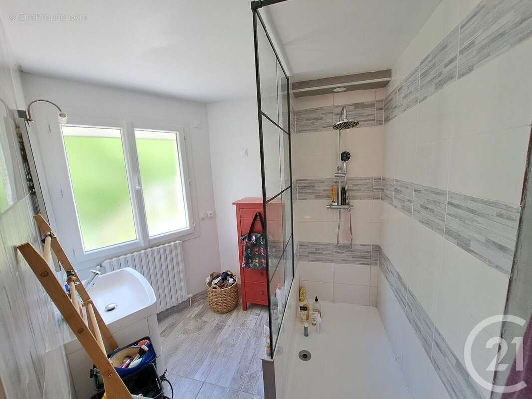 Maison à CHATILLON-LA-BORDE