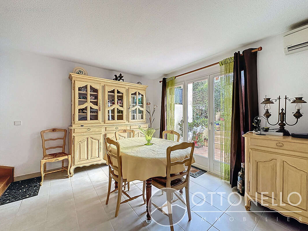 Maison à ROQUEBRUNE-SUR-ARGENS