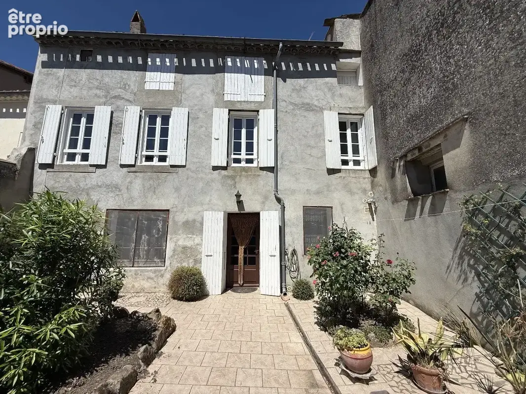Grande maison de ville avec cours + possibilité de 2 logements ! - photo 2