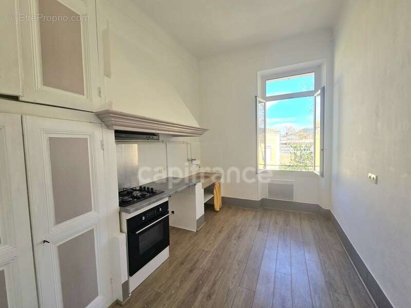 Appartement à SAINT-CYR-SUR-MER