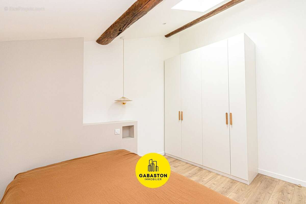 Appartement à MARSEILLE-4E