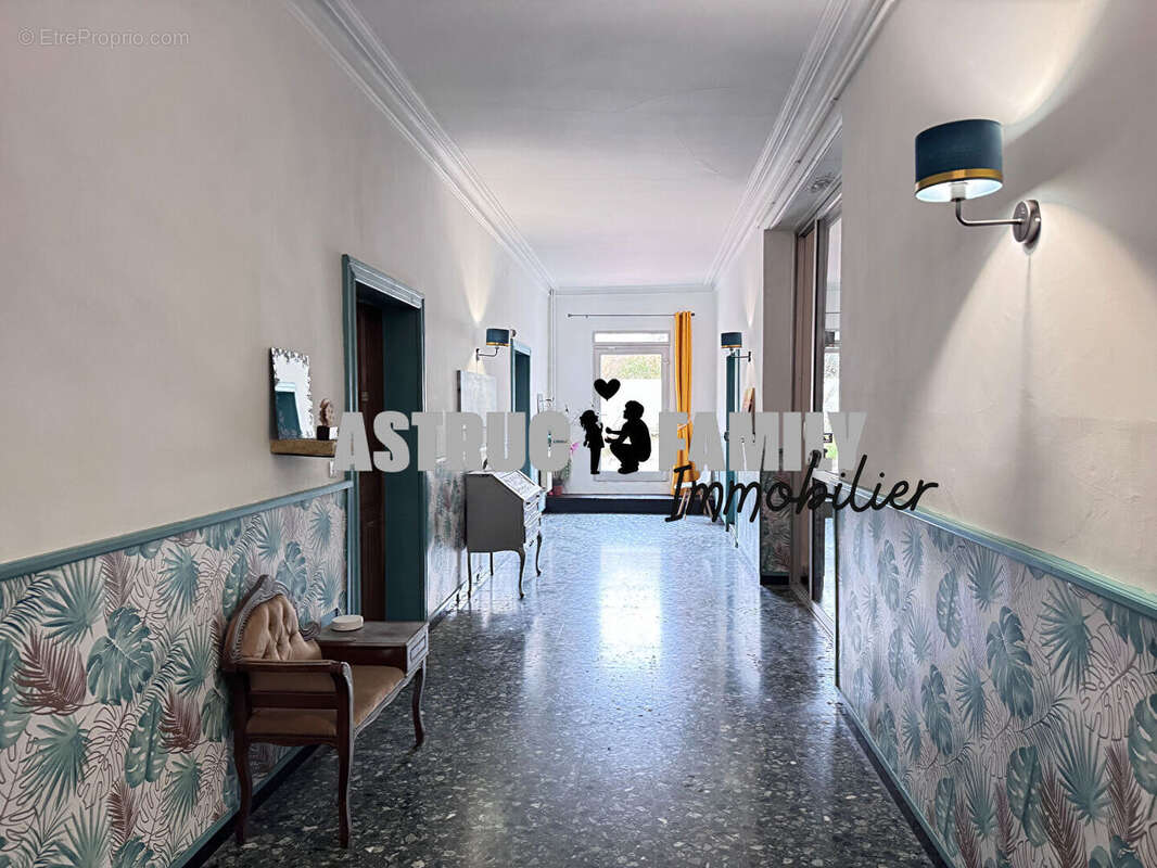 Codognan - au coeur du village - maison de maitre - 6 chambres - garage - exterieur - photo 3