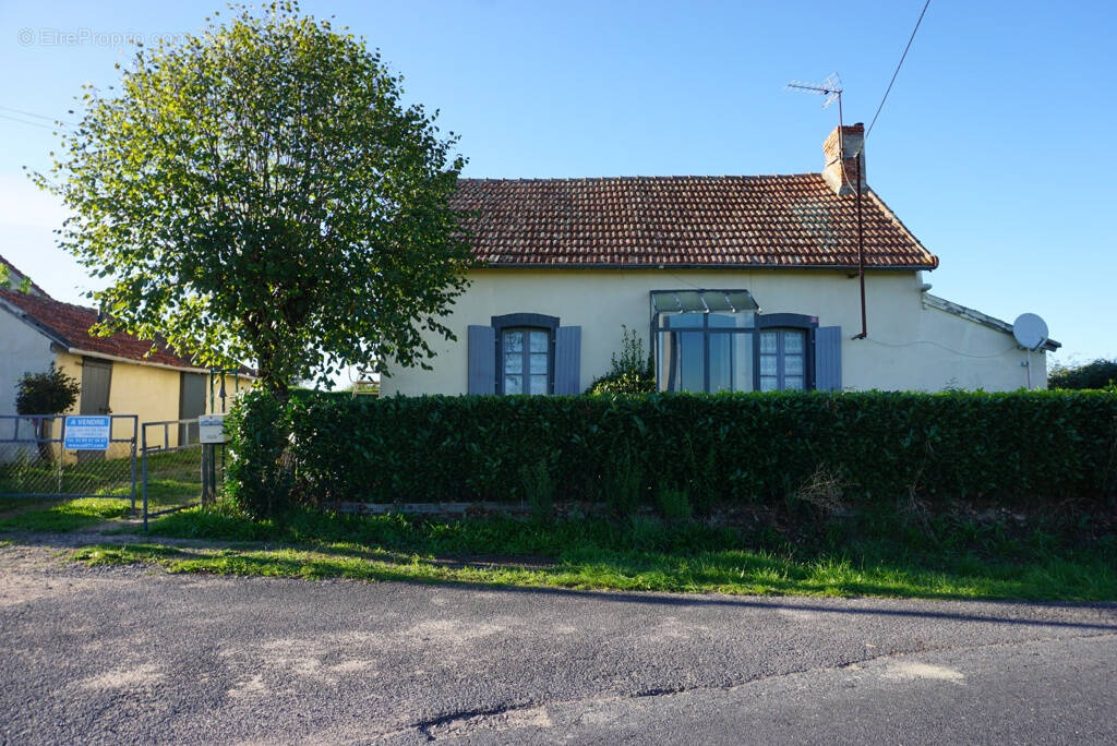 Maison à NEUILLY-EN-DONJON