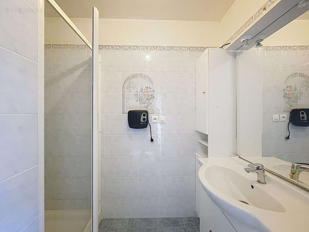 Maison à LE PUY-SAINTE-REPARADE