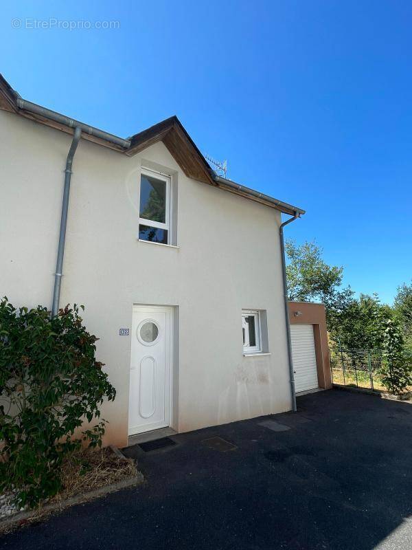 Maison à ONET-LE-CHATEAU