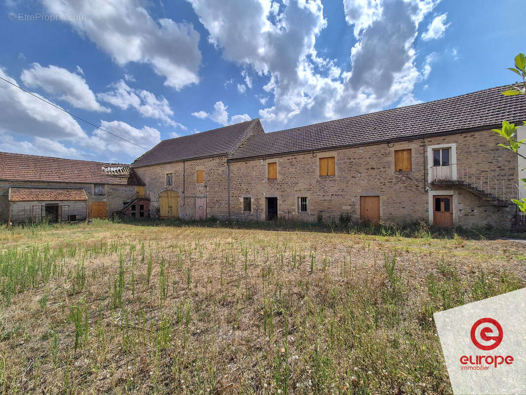 Ferme 10 pièces de 258m2 avec jardin et dépendances à Guillon-Terre-Plaine - photo 14