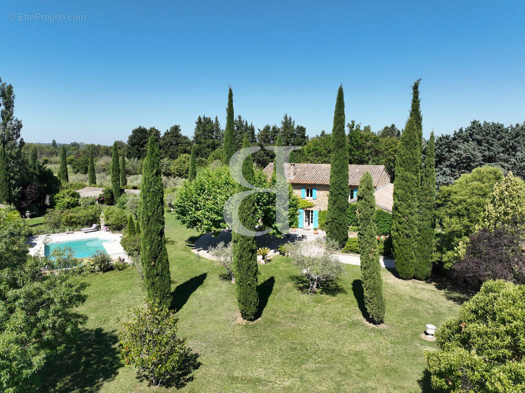 Maison à L'ISLE-SUR-LA-SORGUE