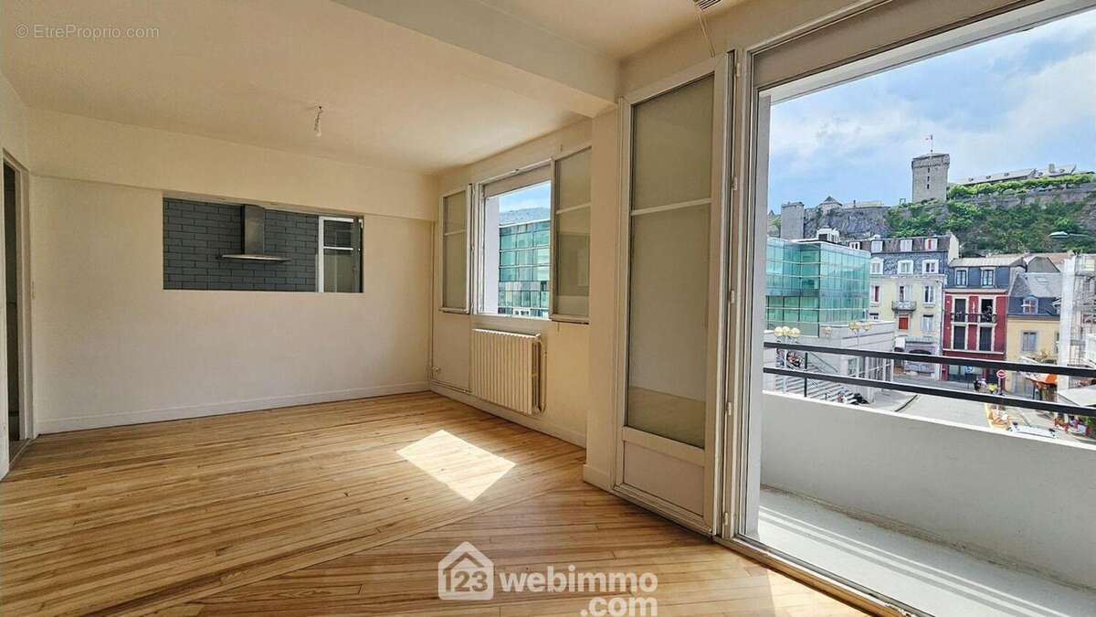 Appartement 83 m² à Lourdes  - photo 4