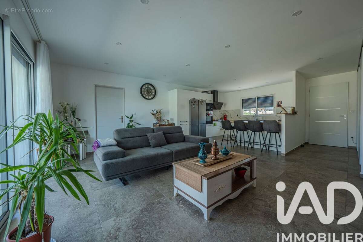 Maison 115 m² à Saint-Didier-Sous-Aubenas  - photo 2