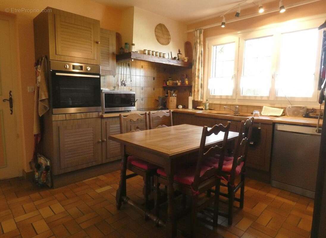 Maison à GUILLY