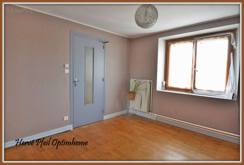 Une maison familiale avec cachet et prestations rénovées-5 pièces ; 135m² sur 1000m² de terrain - photo 19