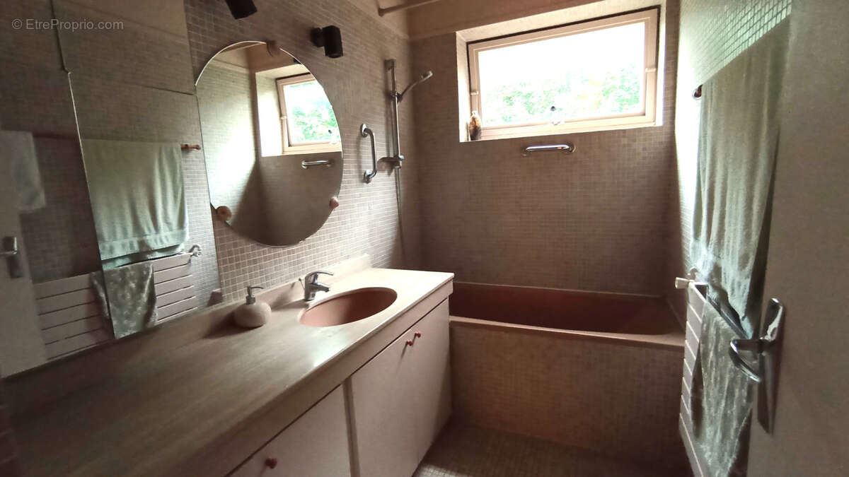 Appartement à VILLE-D&#039;AVRAY