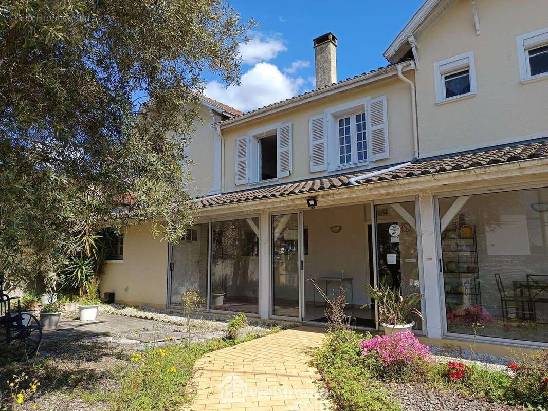 Maison 261 m² à Morlanne  - photo 45
