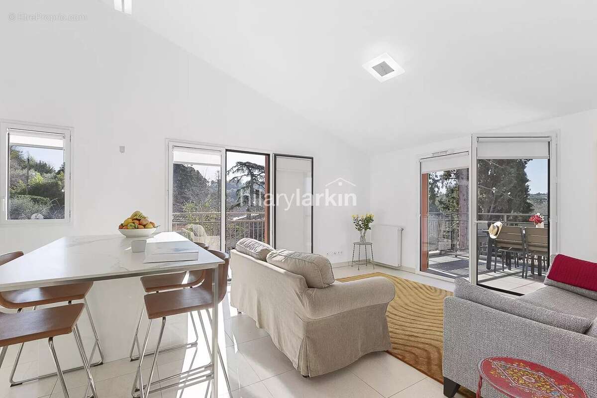 Appartement à VALBONNE