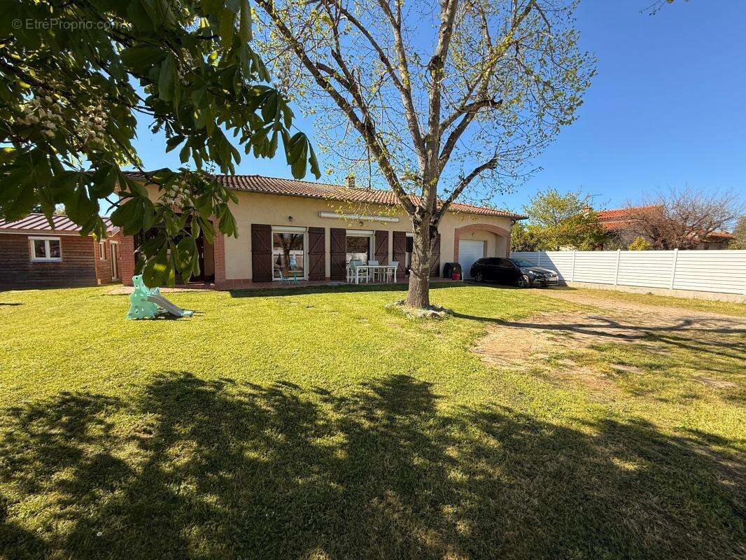 Maison à LA SALVETAT-SAINT-GILLES