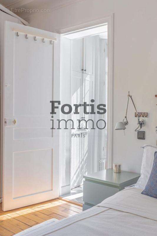 Appartement à PARIS-10E