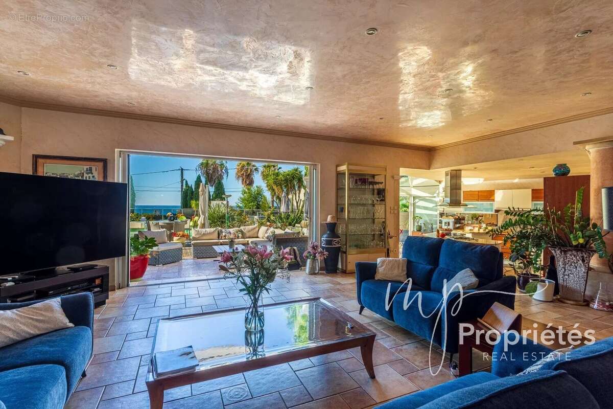 Maison à CARQUEIRANNE