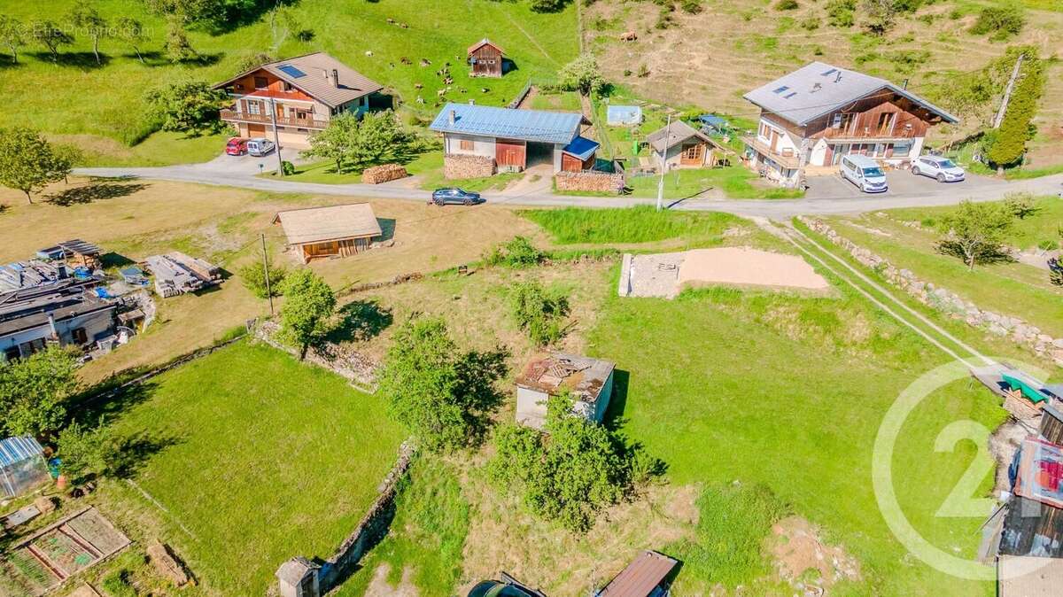 Terrain à VACHERESSE