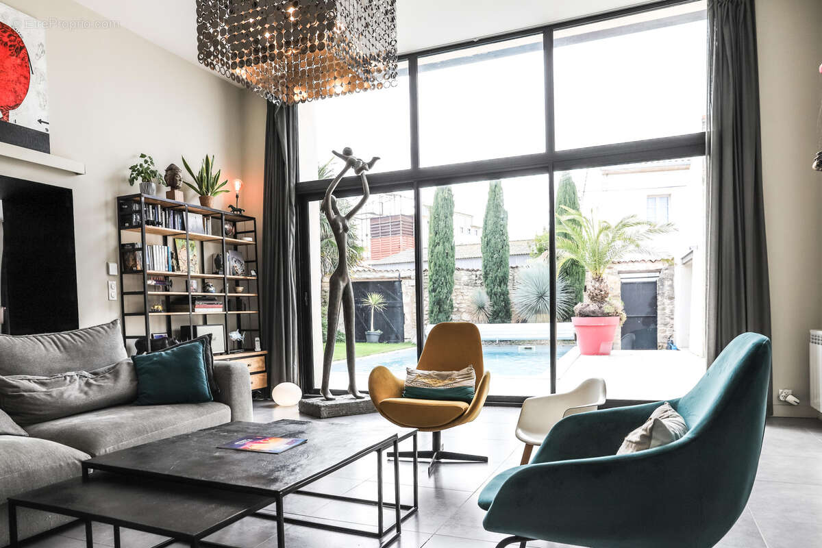 Maison à MORNAC-SUR-SEUDRE