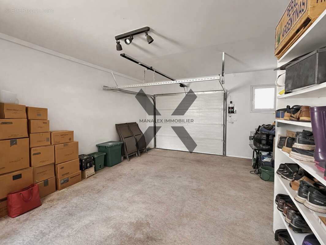 Maison à SAINT-GERMAIN-LESPINASSE