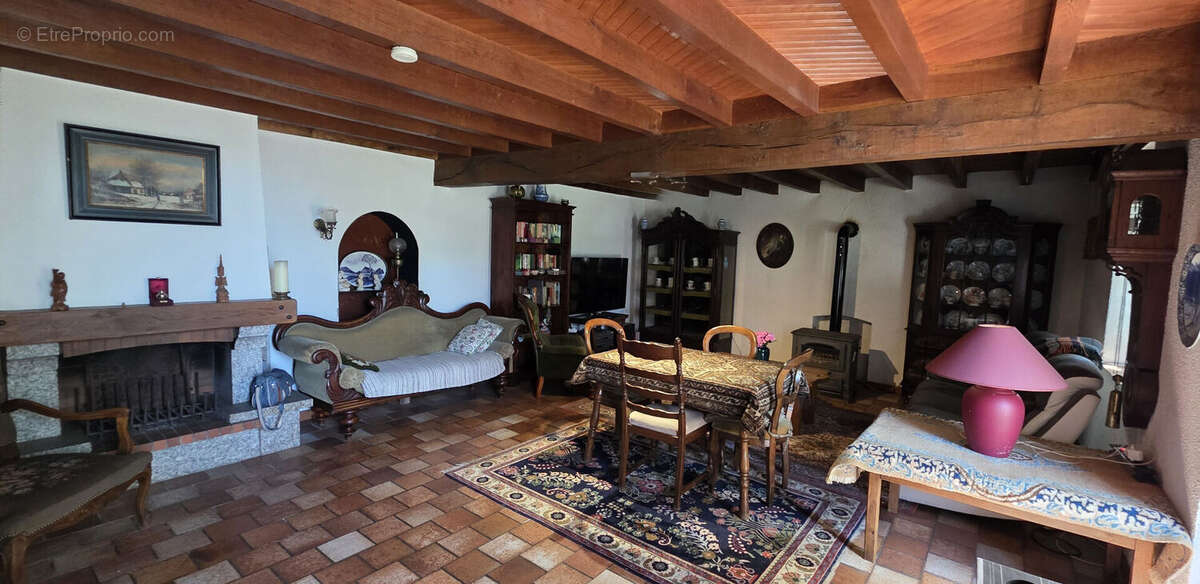 Maison à CHATELUS