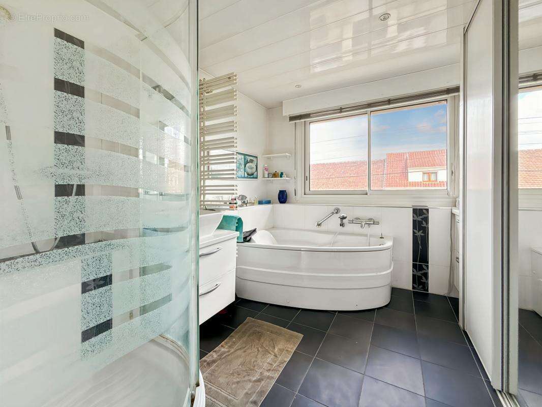 Maison à SAINT-ETIENNE-AU-MONT