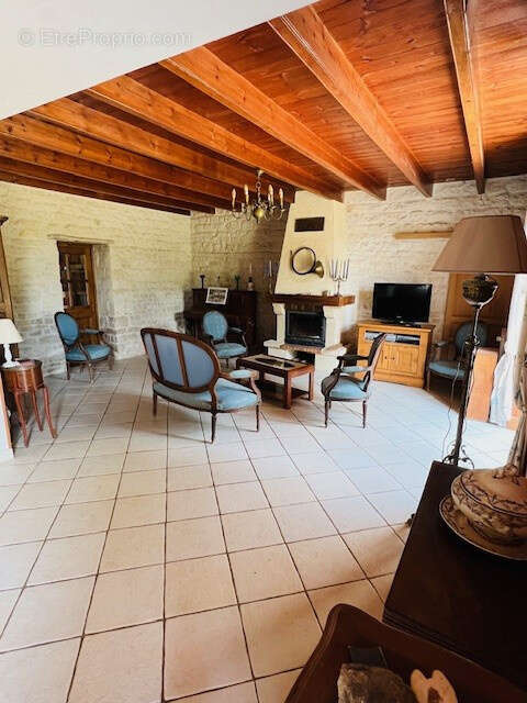 Maison à SURGERES