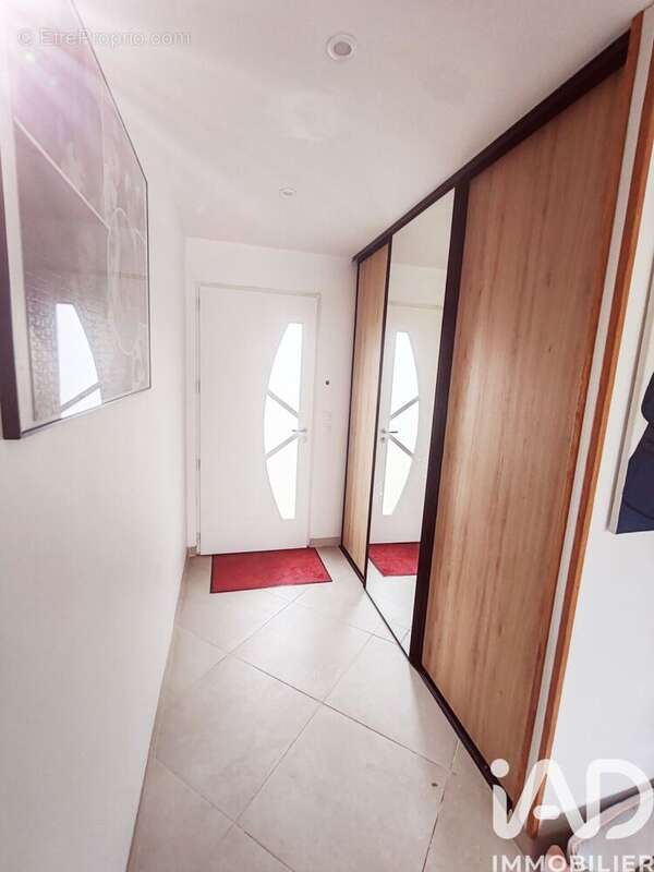 Maison 118 m² à Saint-Denis-De-Pile  - photo 5