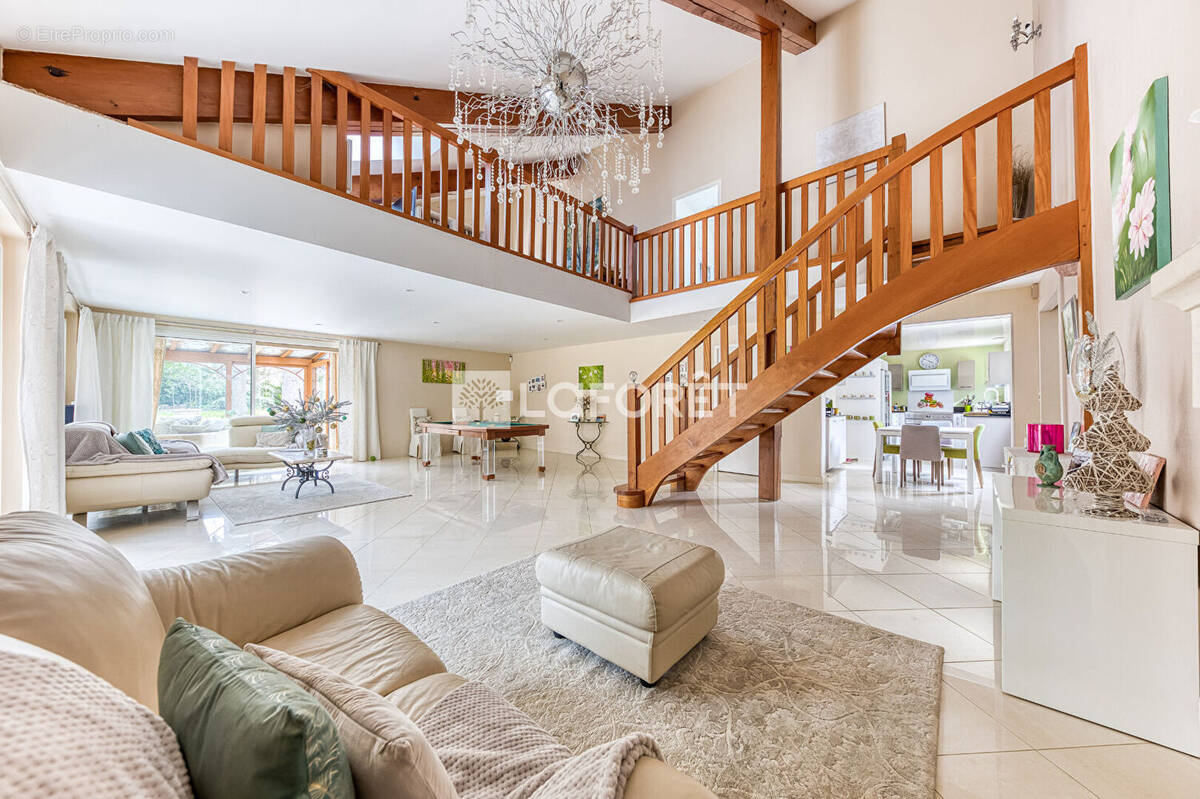 Maison à PONTAULT-COMBAULT