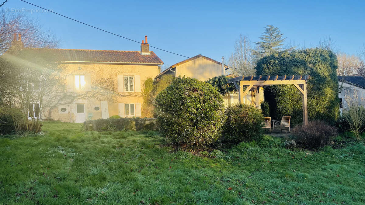Maison à BERUGES