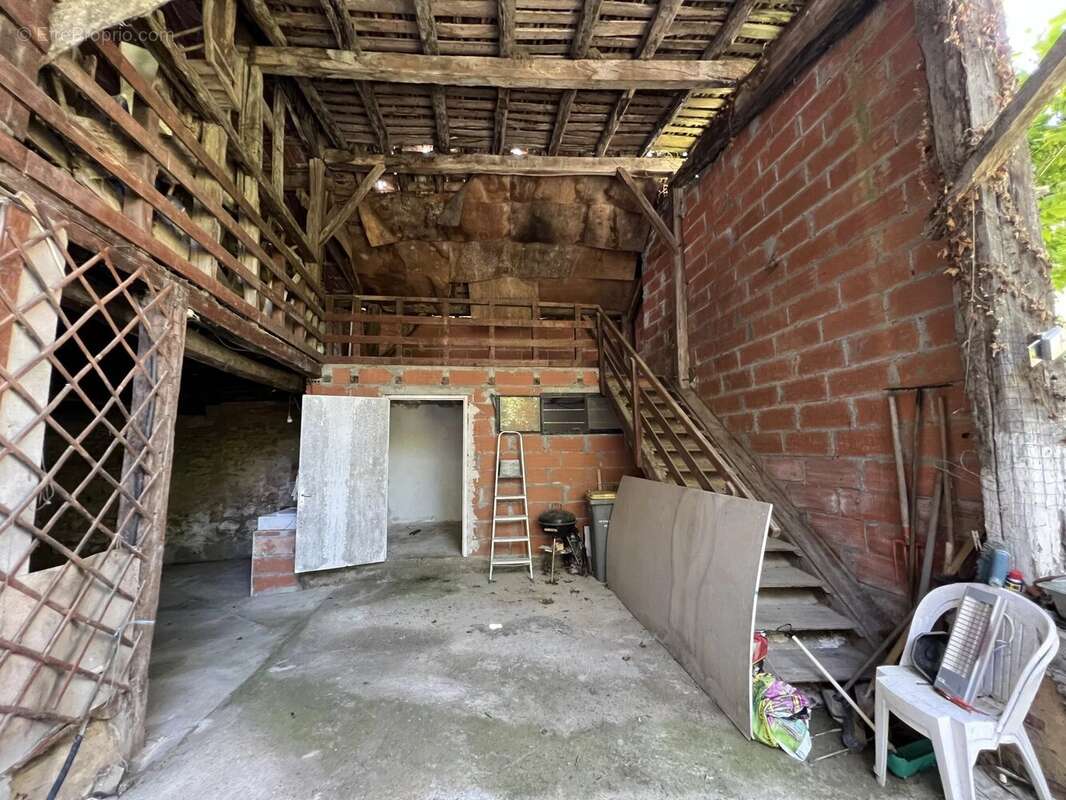 Maison de Maître des années 1800 T7 de 285m2 habitables avec dépendances et jardin - photo 9