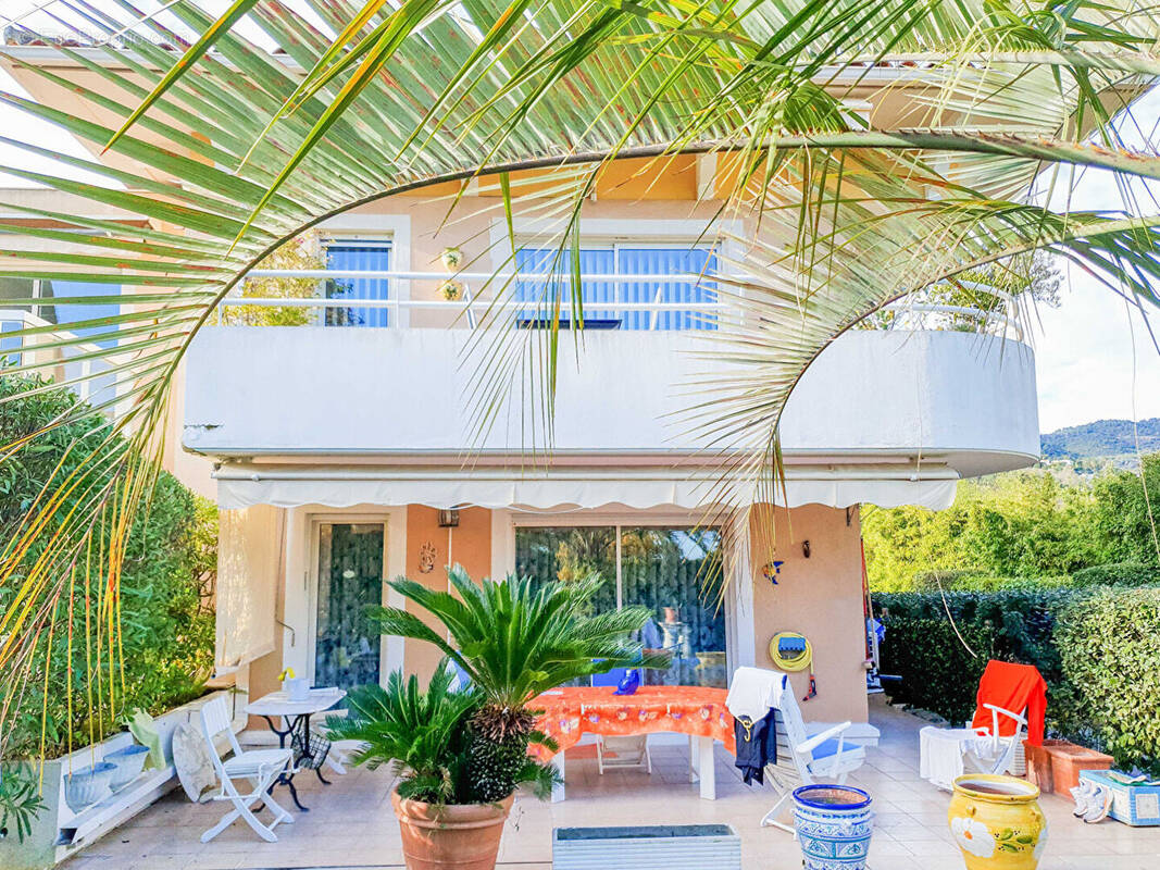 Appartement à MANDELIEU-LA-NAPOULE