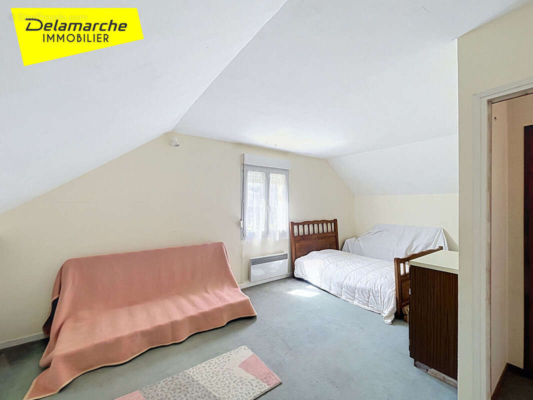 Maison  6 pièces , 4 chambres , terrain à vendre à La Lucerne d'Outremer (50320) - photo 9
