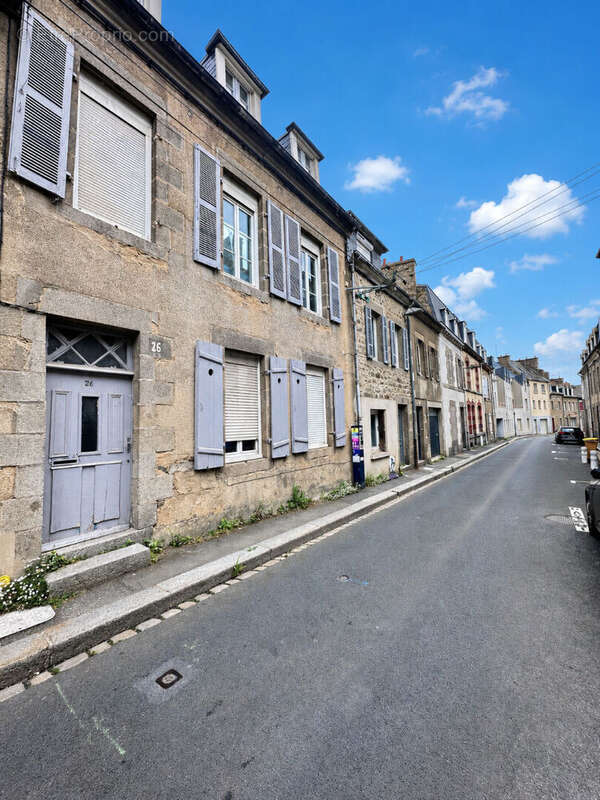 SAINT-BRIEUC -Emplacement stratégique entre le centre-ville et la gare LGV - photo 17
