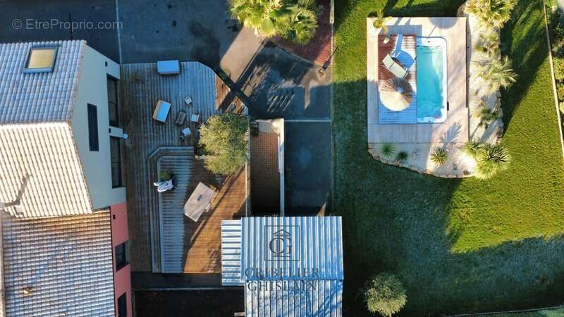 Maison à LA CHAPELLE-BASSE-MER