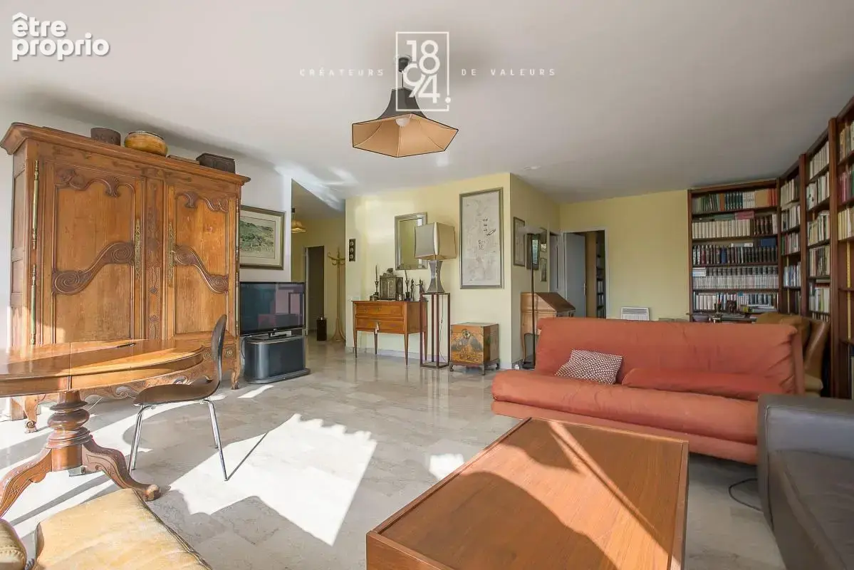À Vendre I Marseille 8ème CARRE D'OR I Appartement I T4 I terrasse I cave I GARAGE - photo 3