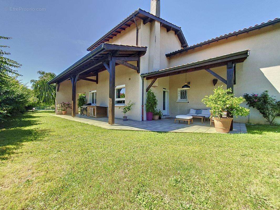 Maison - 3 Chambres - possibilité 4 - Cave - Buanderie - Terrasse - Balcon - Jardin - Piscine - Au calme - photo 5