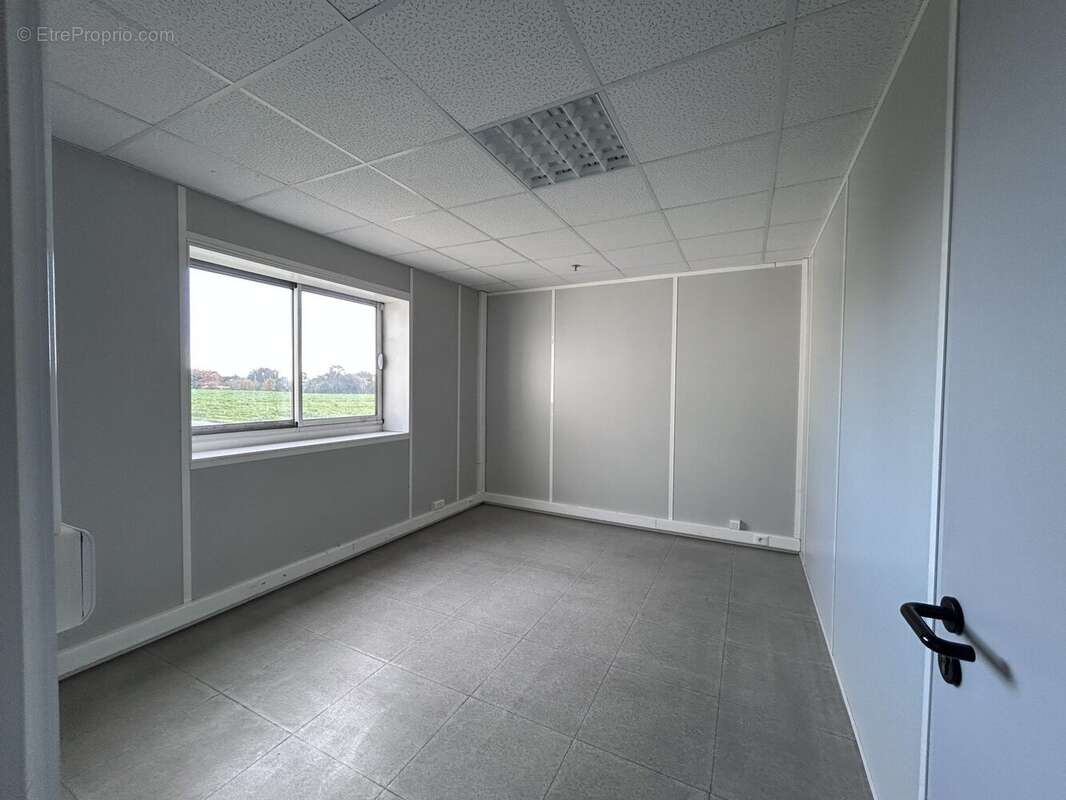 Intérieur - Bâtiment A - Bureaux - Commerce à ETABLES-SUR-MER