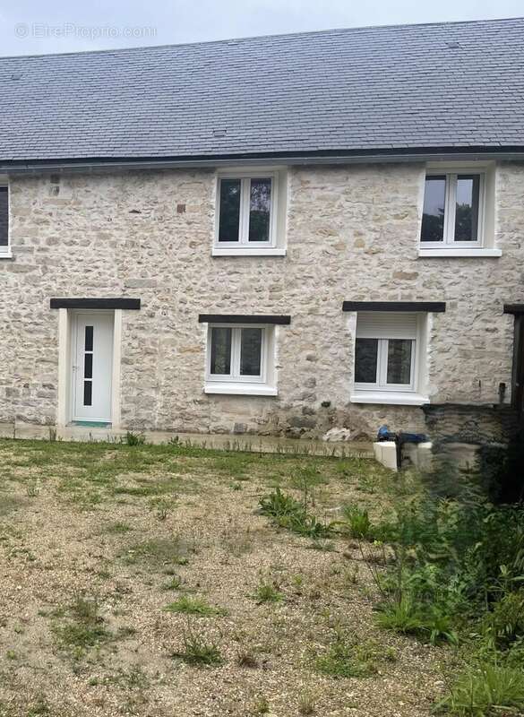 Maison à D&#039;HUISON-LONGUEVILLE