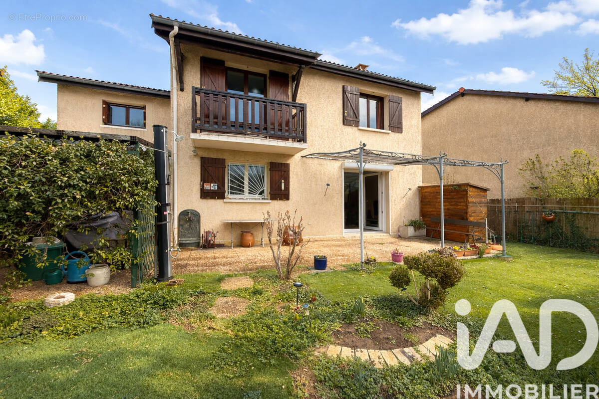 Photo 1 - Maison à CORBAS