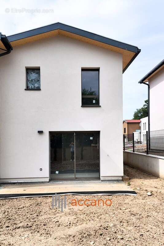 Maison à DECINES-CHARPIEU