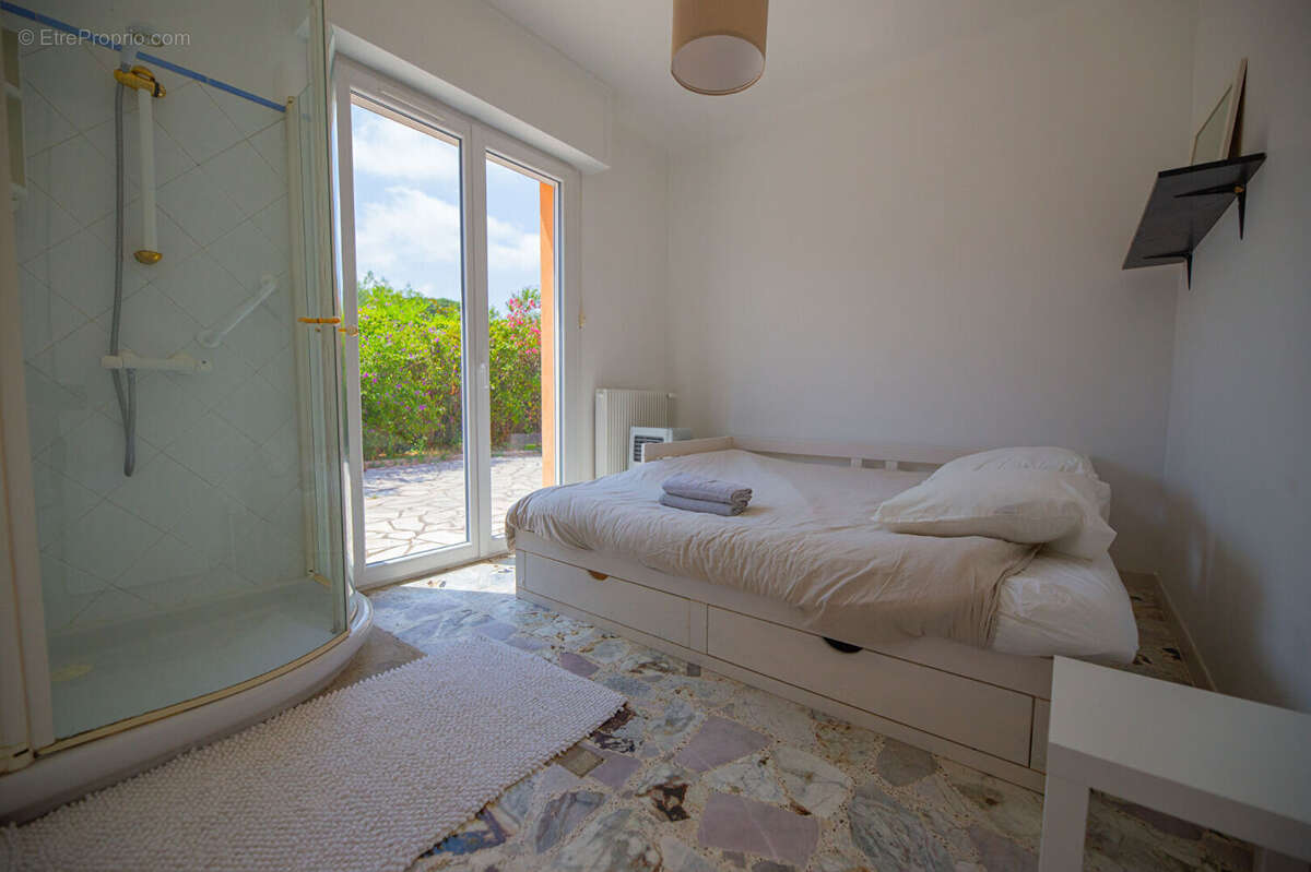 Maison à MANDELIEU-LA-NAPOULE