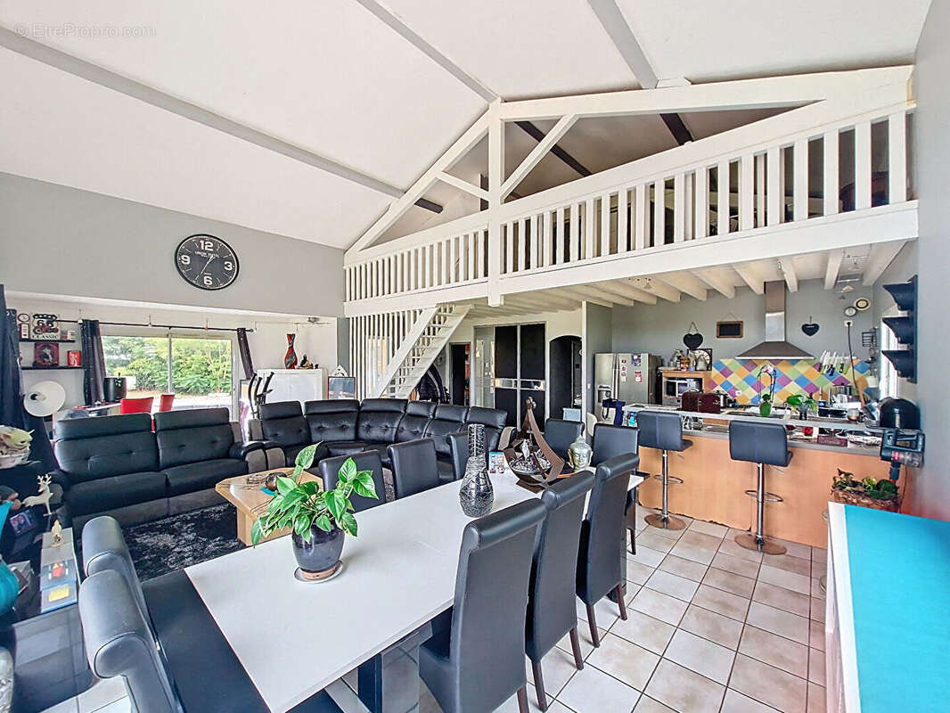 Maison à SAINT-GEORGES-HAUTE-VILLE