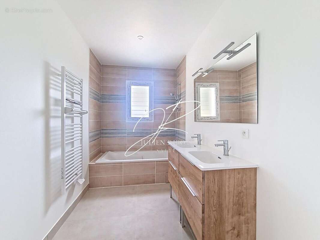 Photo 7 - Maison à NISSAN-LEZ-ENSERUNE