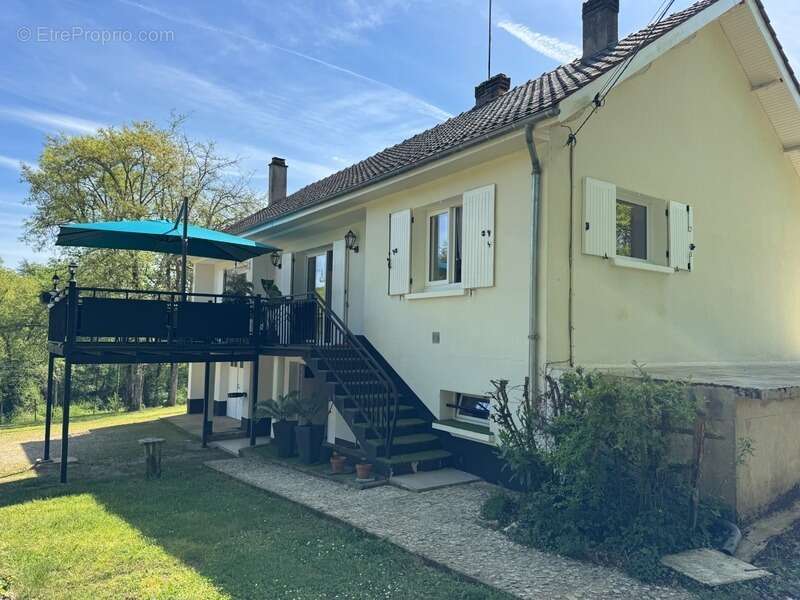 Maison à CUBJAC