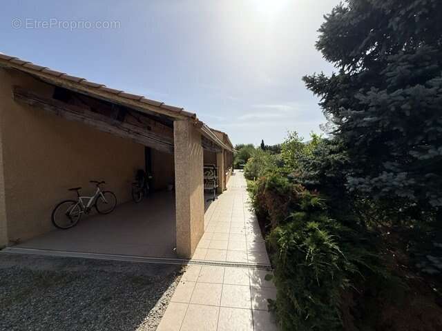 Maison à LAROQUE-DES-ALBERES