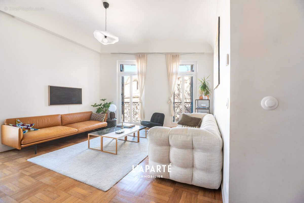 Appartement à MARSEILLE-6E